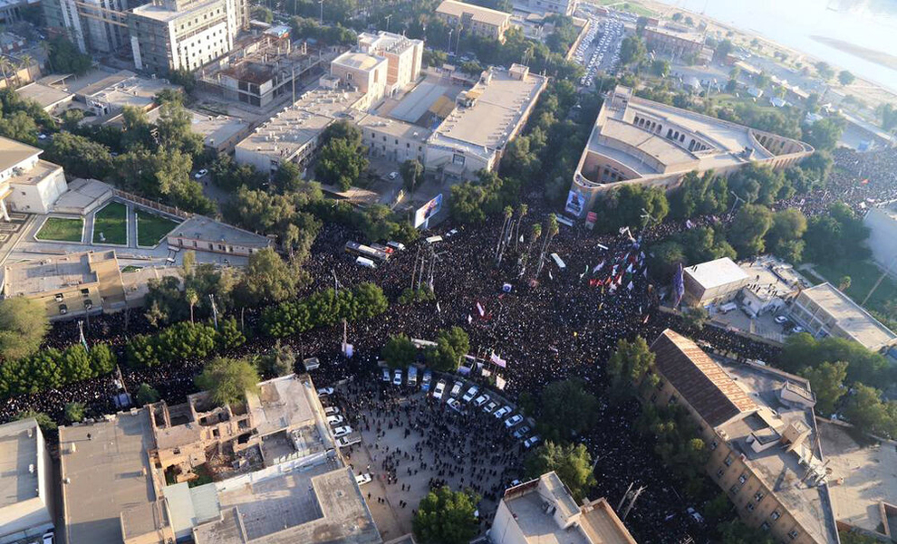 ورود پیکر سردار شهید «قاسم سلیمانی» به ایران؛ آغاز مراسم ویژه تشییع در اهواز